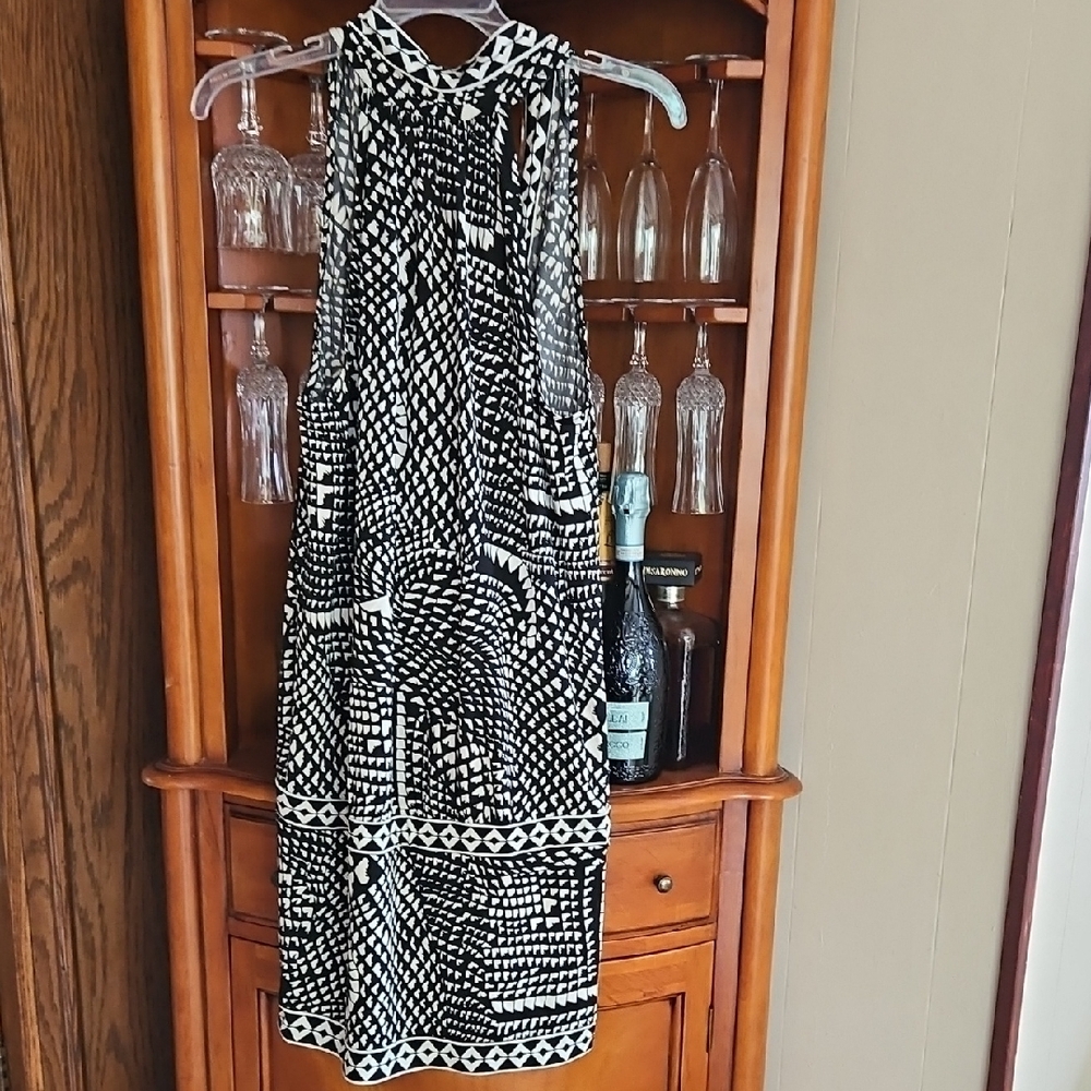 BCBGMaxAzria Black and White Patterned Backless Dress - Picture 4 of 4